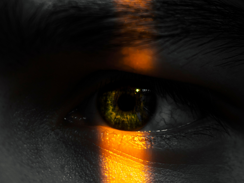 OphtaCenter - TOUT CONNAÎTRE SUR L’HÉMATOME SOUS-RÉTINIEN